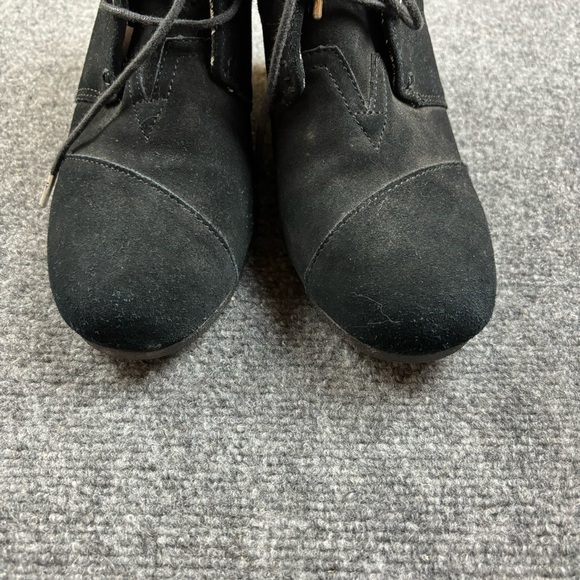 TOMS Women’s Black Suede Desert Wedge Ankle Bootie size: 12 - Picture 9 of 9
